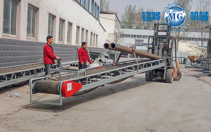 皮帶輸送機(jī)跑偏的原因，皮帶輸送機(jī)跑偏怎么調(diào)